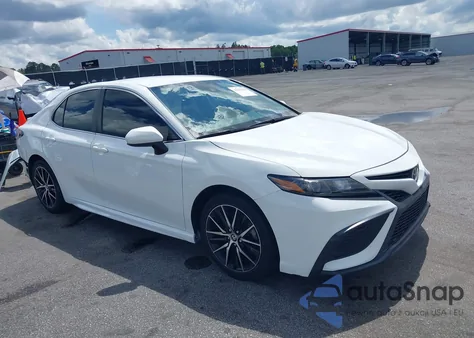 2021 Toyota Camry Se z USA, uszkodzony, nr VIN 4T1G11AK8MU467145